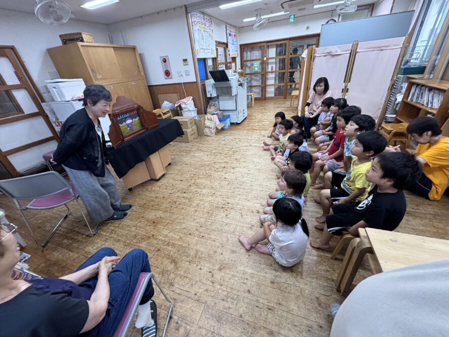 紙芝居の会を楽しみました！（らいおん、ぞうぐみ）